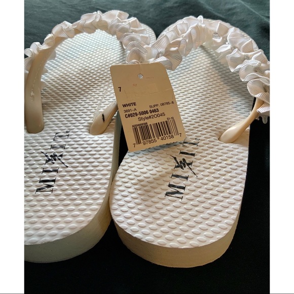 NWT MixIt Sandals - Picture 5 of 5